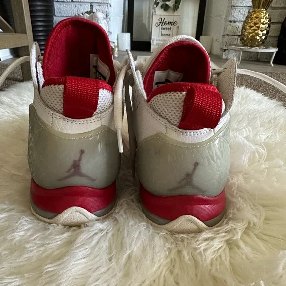 Jordan size 5Y - Picture 2 of 6